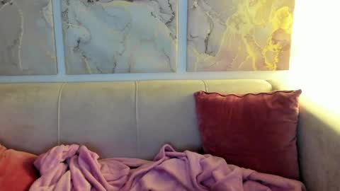 camilladreamer online show from May 4, 12:47 am