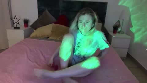 camilladreamer online show from March 6, 5:41 pm