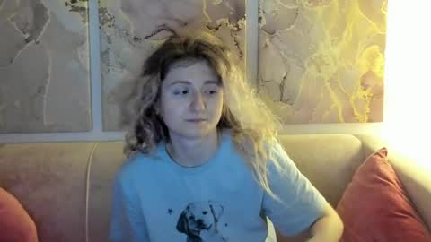 camilladreamer online show from May 9, 10:45 pm