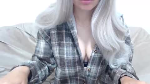 CamilleBunny online show from May 17, 3:16 am