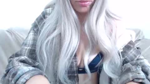 CamilleBunny online show from May 10, 4:25 am