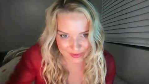 camilleclairexo online show from April 3, 5:05 am