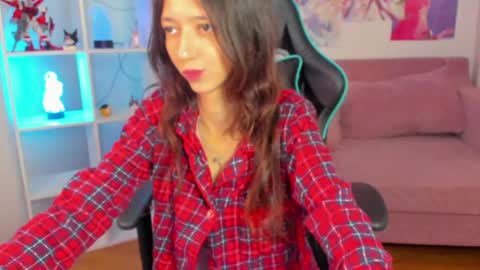 camillewhite online show from April 9, 5:54 am