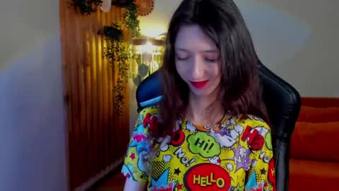 camillewhite online show from April 8, 5:53 am