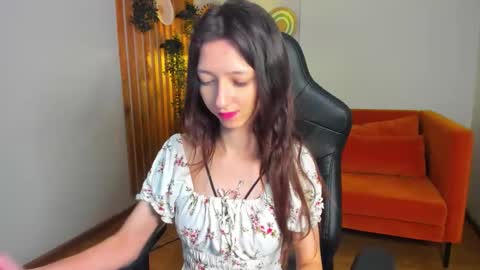 camillewhite online show from March 21, 6:40 am