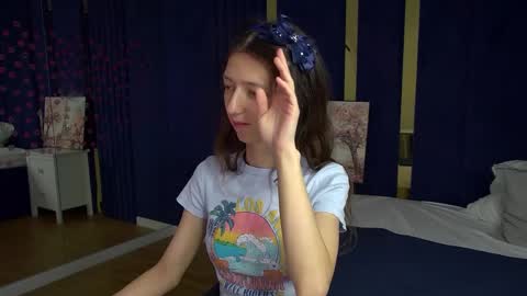 camillewhite online show from March 27, 8:37 am