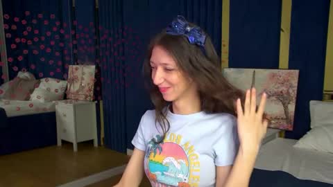 camillewhite online show from March 27, 6:37 am