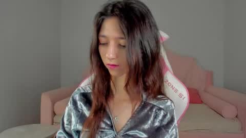 camillewhite online show from April 7, 5:09 am