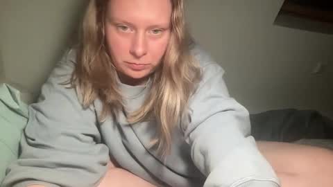 kiki90909 online show from October 5, 6:24 pm