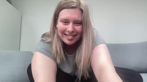 kiki90909 online show from October 1, 7:35 am