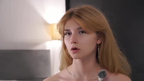 candicemedine online show from May 20, 1:57 am