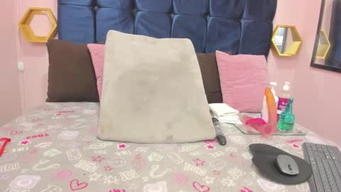 candy_big_tits18 online show from November 12, 12:41 am