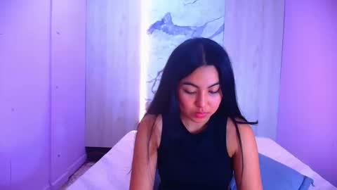 candy_can1 online show from September 17, 12:58 pm