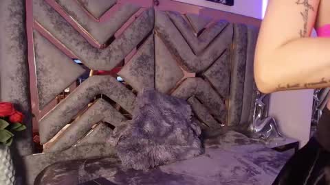 candy_dim online show from October 18, 7:59 pm