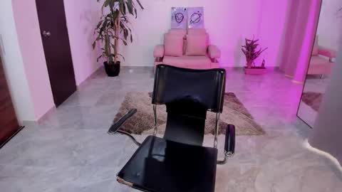 candy_fox_19 online show from October 8, 8:02 pm