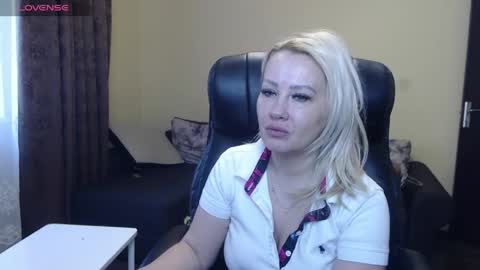 candy_hellenx online show from April 5, 6:23 am
