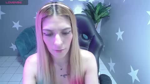 candy_kush_a online show from November 7, 9:09 pm