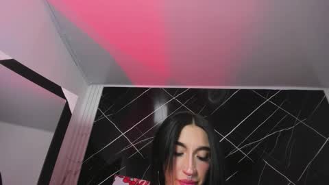 Leila  online show from March 14, 6:14 am