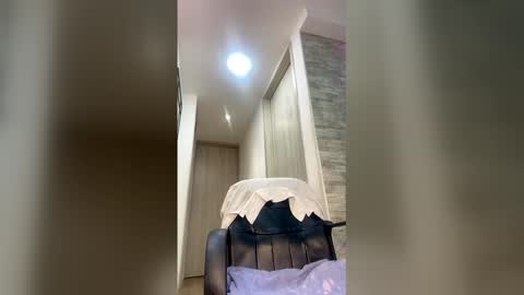 candy_queen81 online show from May 16, 11:09 am