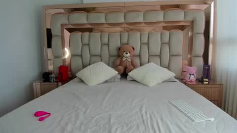 Snapshot of candy_sam28 chatting on January 4, 4:32 pm samantha online show from January 4, 4:32 pm