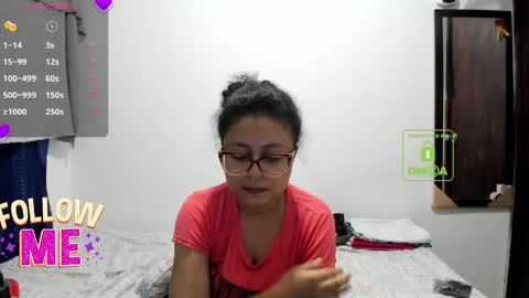 candy_val online show from May 28, 6:33 am