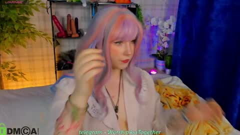 Mary online show from May 25, 1:04 am