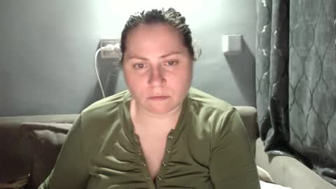 Laura online show from November 10, 6:36 pm