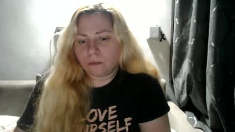 Laura online show from February 16, 10:10 pm