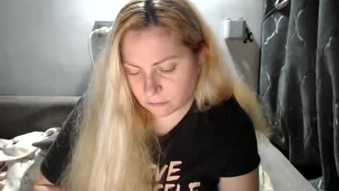 Laura online show from January 20, 7:04 pm