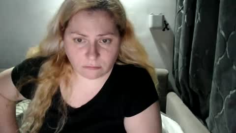 Laura online show from January 27, 12:33 am