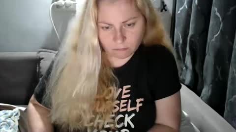 Laura online show from January 20, 1:07 am