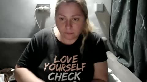 Laura online show from January 18, 10:17 pm