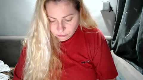 Laura online show from February 24, 2:17 am