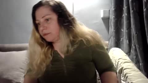 Laura online show from May 22, 7:23 pm