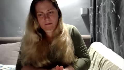 Laura online show from May 21, 7:12 pm
