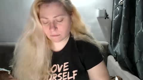 Laura online show from January 19, 2:59 pm