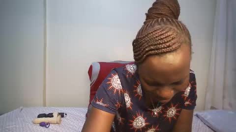 candycurly_ online show from February 10, 11:36 am