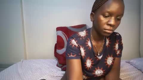 candycurly_ online show from February 11, 11:33 pm