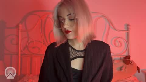 Snapshot of candyhannah chatting on September 17, 7:23 pm You can call me HH online show from September 17, 7:23 pm