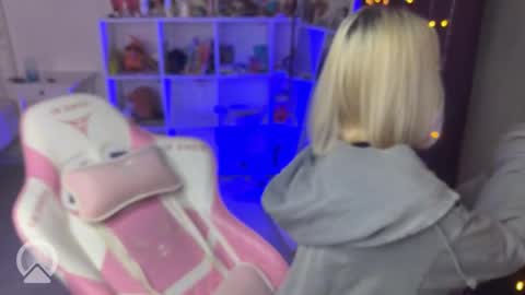 Snapshot of candyhannah chatting on September 14, 6:50 pm You can call me HH online show from September 14, 6:50 pm