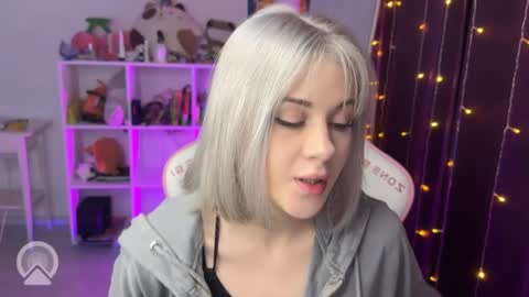 Snapshot of candyhannah chatting on September 19, 5:23 pm You can call me HH online show from September 19, 5:23 pm