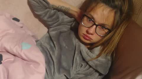 Snapshot of candylady13 chatting on September 27, 8:27 pm say meow and send tips online show from September 27, 8:27 pm