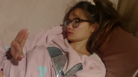 Snapshot of candylady13 chatting on October 3, 11:32 pm say meow and send tips online show from October 3, 11:32 pm