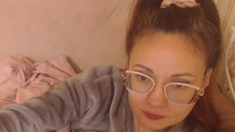 say meow and send tip  online show from April 30, 1:38 pm