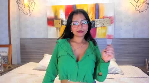 Snapshot of candys_victoria chatting on February 6, 2:00 am Candys Victoria online show from February 6, 2:00 am