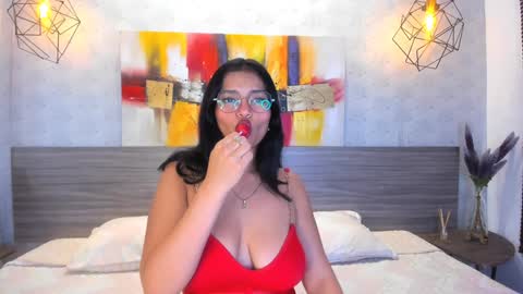 Snapshot of candys_victoria chatting on February 6, 10:43 pm Candys Victoria online show from February 6, 10:43 pm
