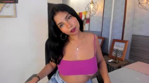 Snapshot of candys_victoria chatting on February 22, 1:55 am Candys Victoria online show from February 22, 1:55 am
