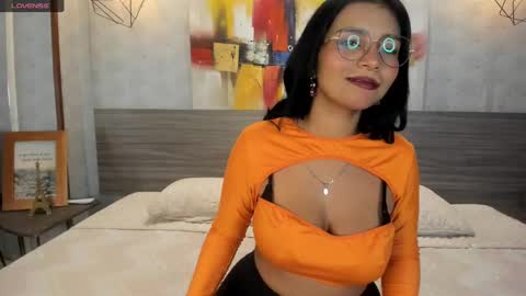 Snapshot of candys_victoria chatting on February 16, 1:27 am Candys Victoria online show from February 16, 1:27 am