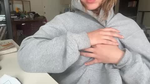 candysayscum online show from October 5, 10:15 pm