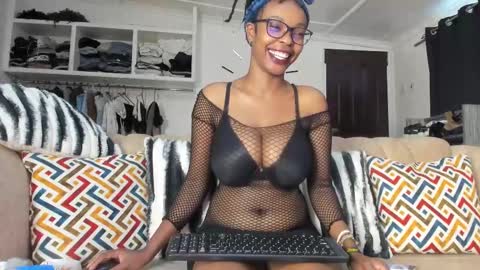 Snapshot of canela_kisses chatting on February 11, 1:30 pm Canela online show from February 11, 1:30 pm